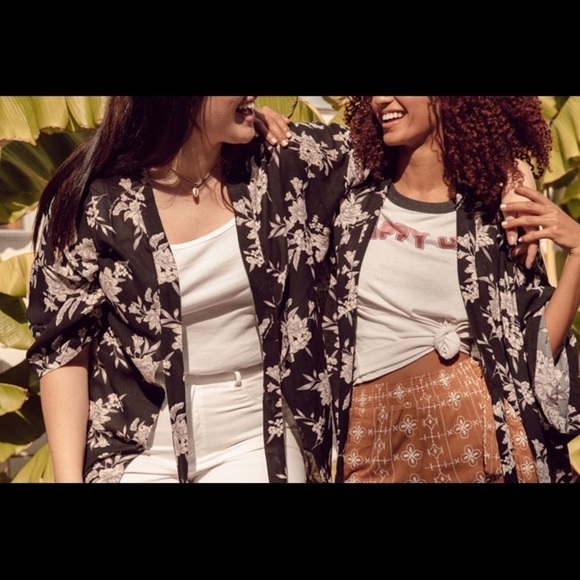 Spiritual Gangster Black and White Maya Floral Kimono OS NWOT - Picture 3 of 8